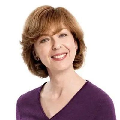 lynn bowles age.